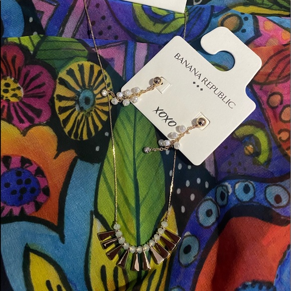 Banana Republic Necklace Set with Earrings - Picture 2 of 7